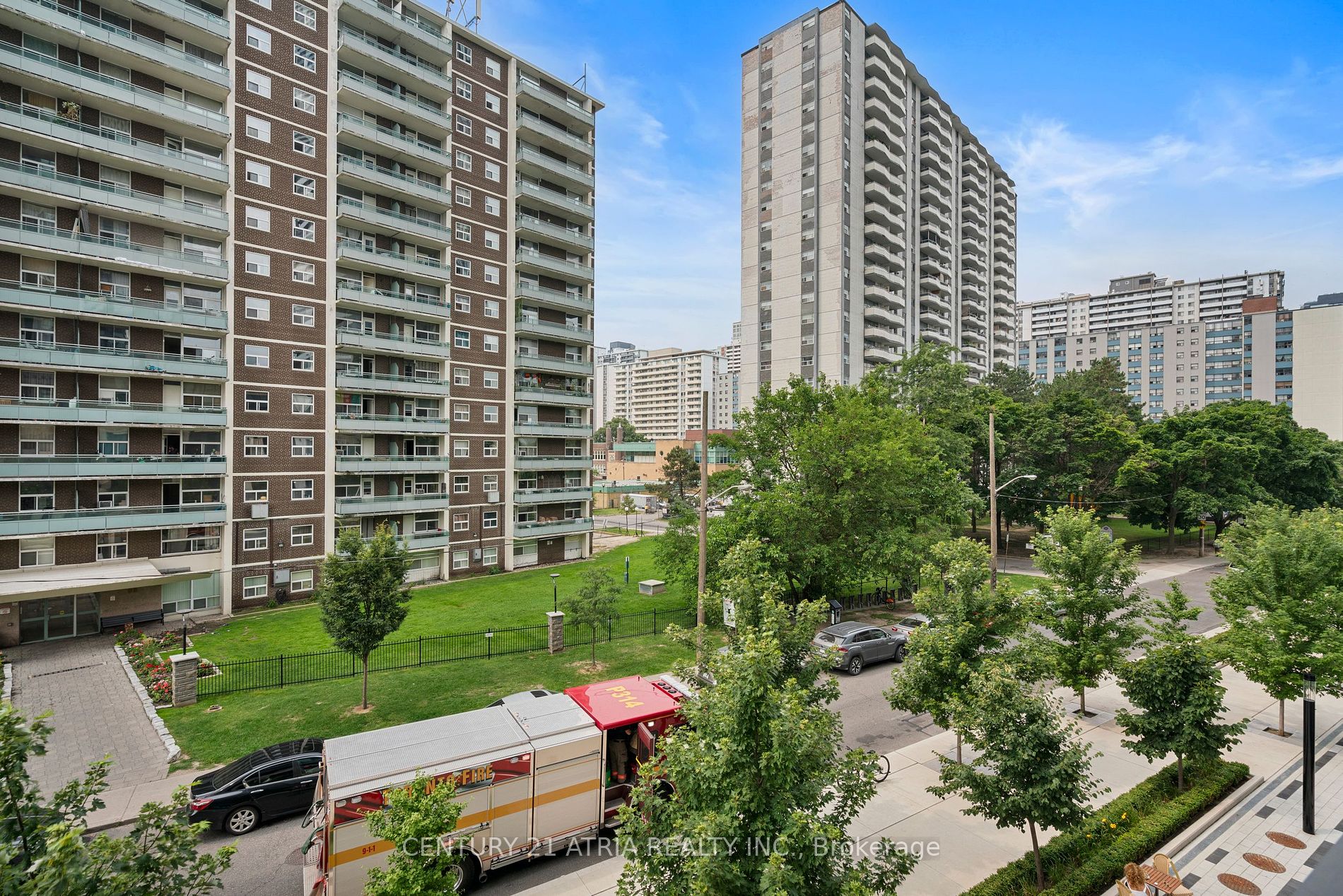 585 Bloor Street E, #320
