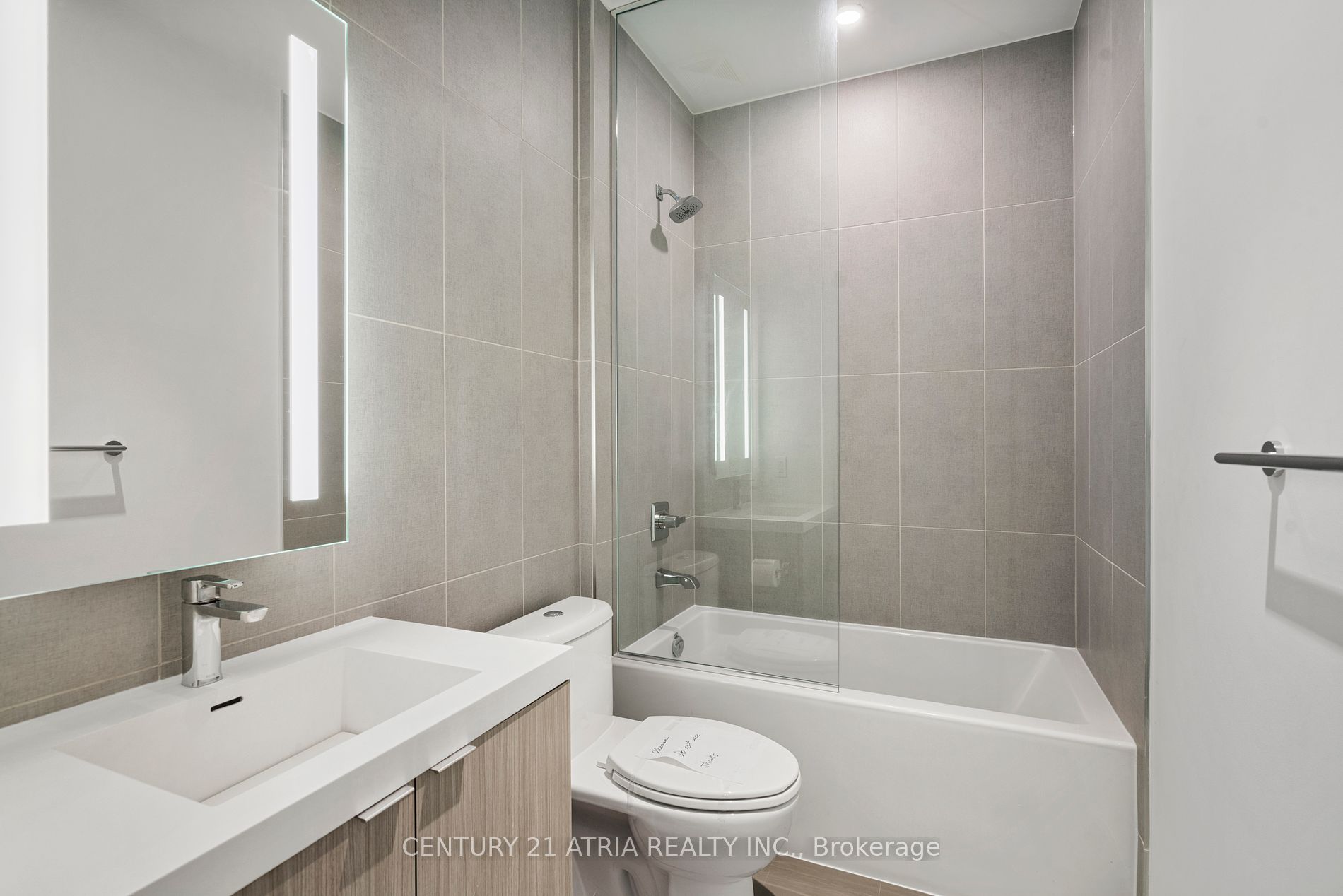 585 Bloor Street E, #320