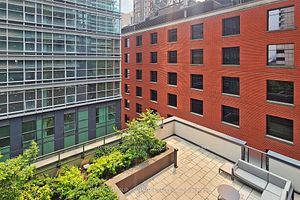 125 BLUE JAYS Way, #907