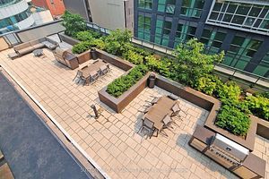 125 BLUE JAYS Way, #907