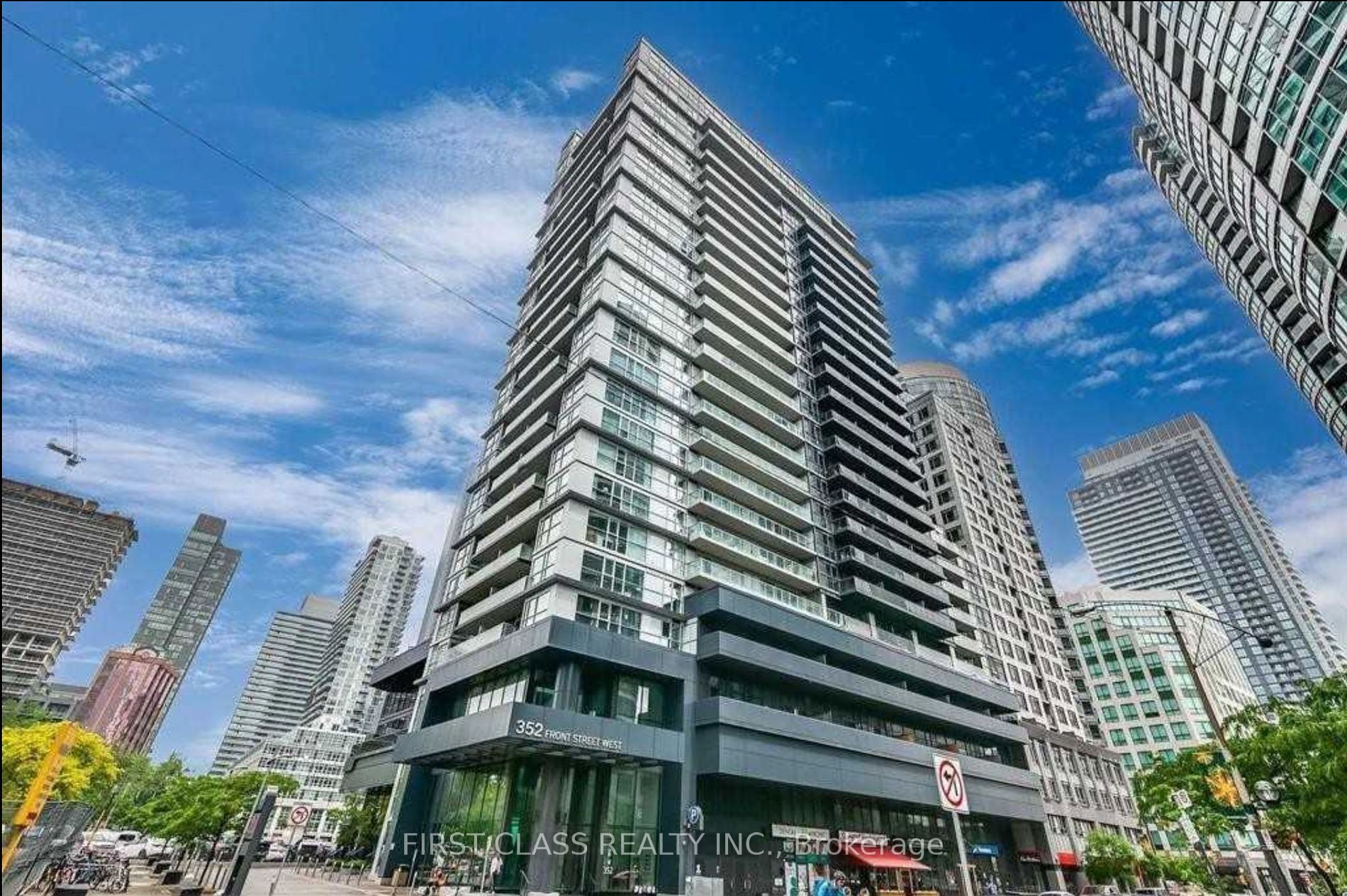 352 Front St W, #1217