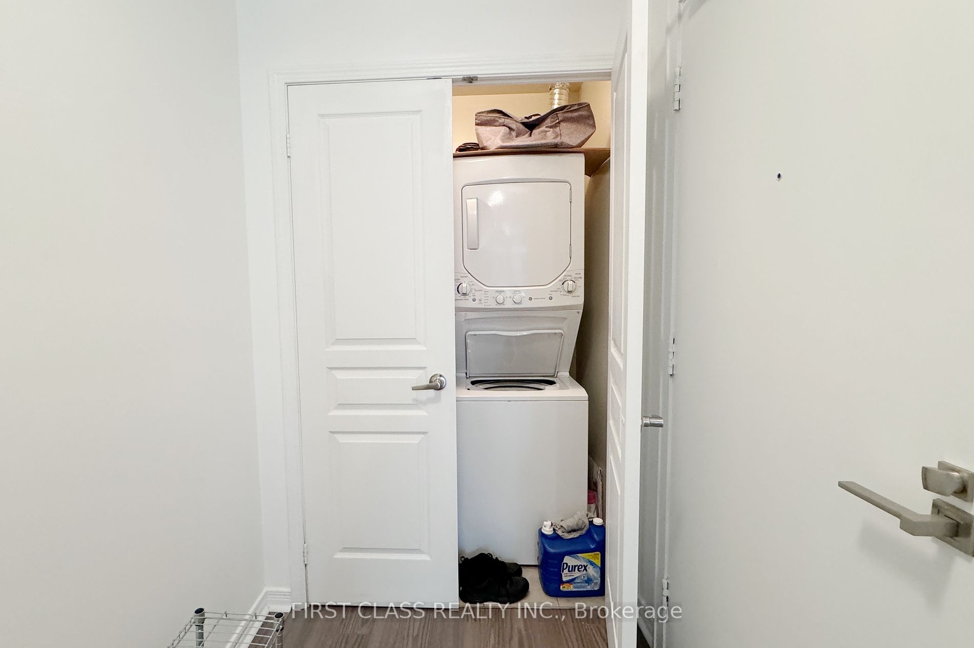 352 Front St W, #1217