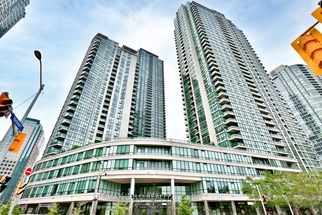 16 Yonge Street #1808