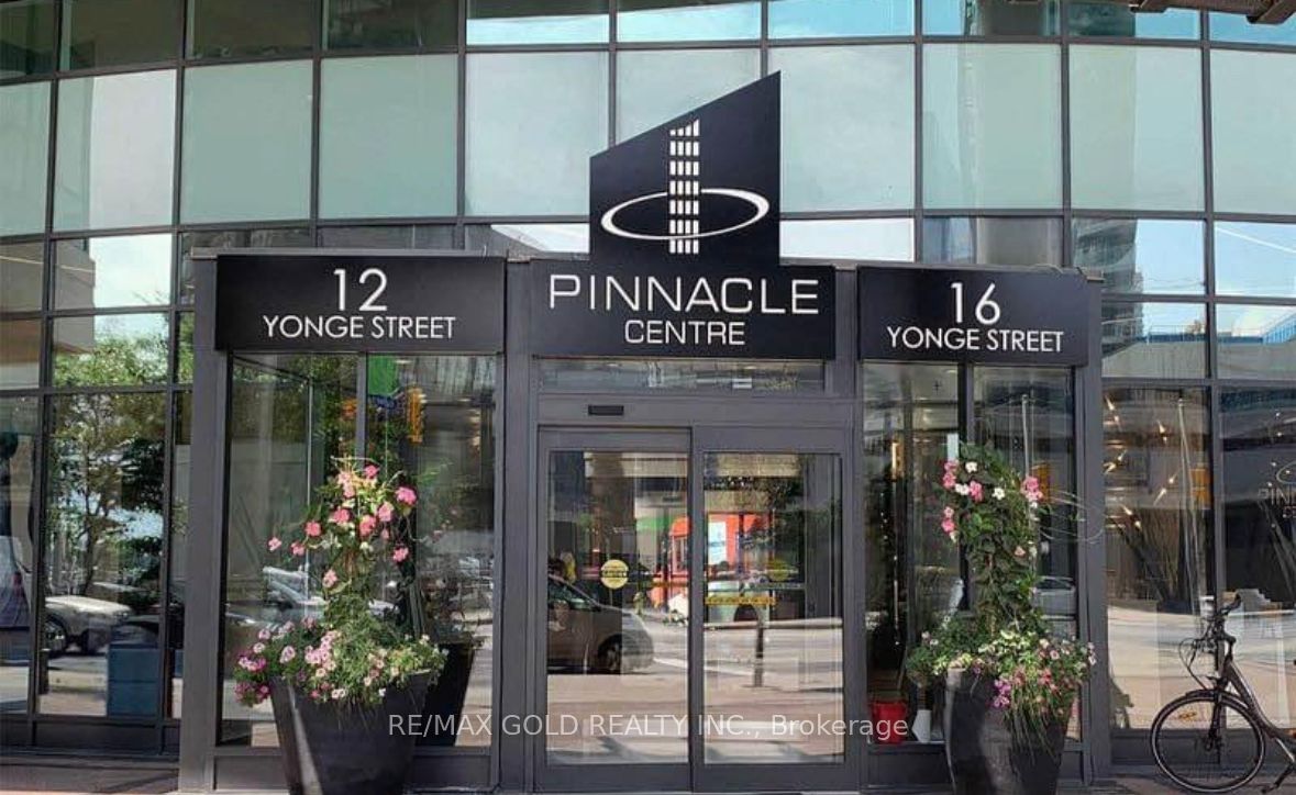 16 Yonge Street #1808