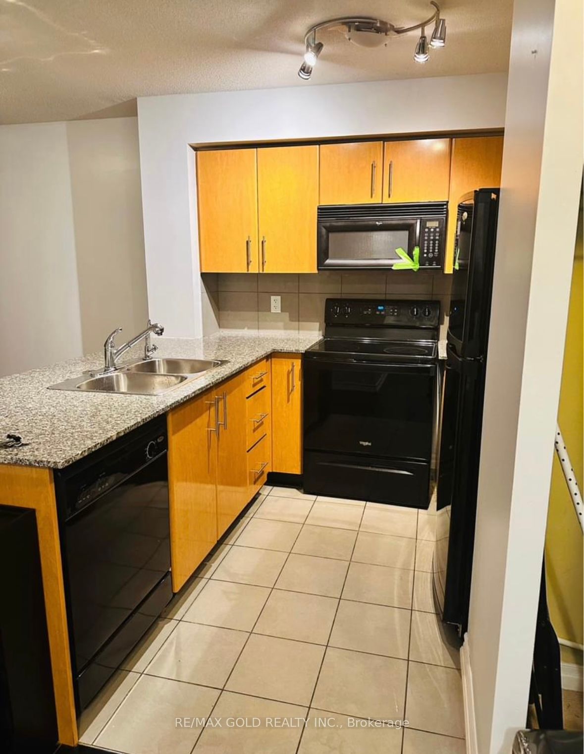 16 Yonge Street #1808