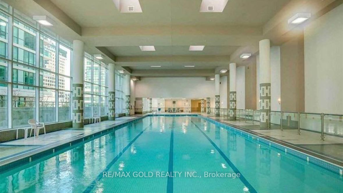 16 Yonge Street #1808