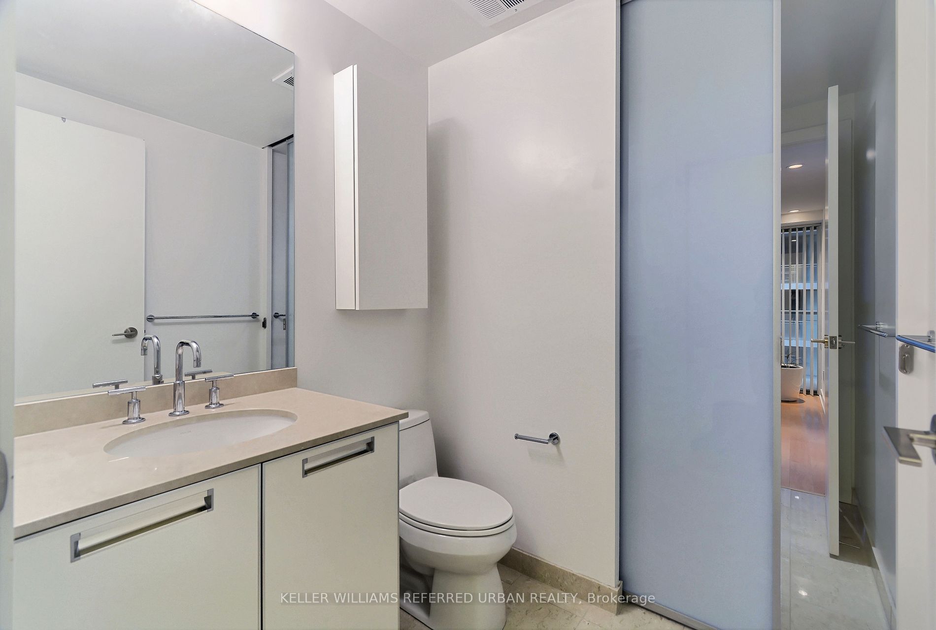 33 Charles Street E, #911