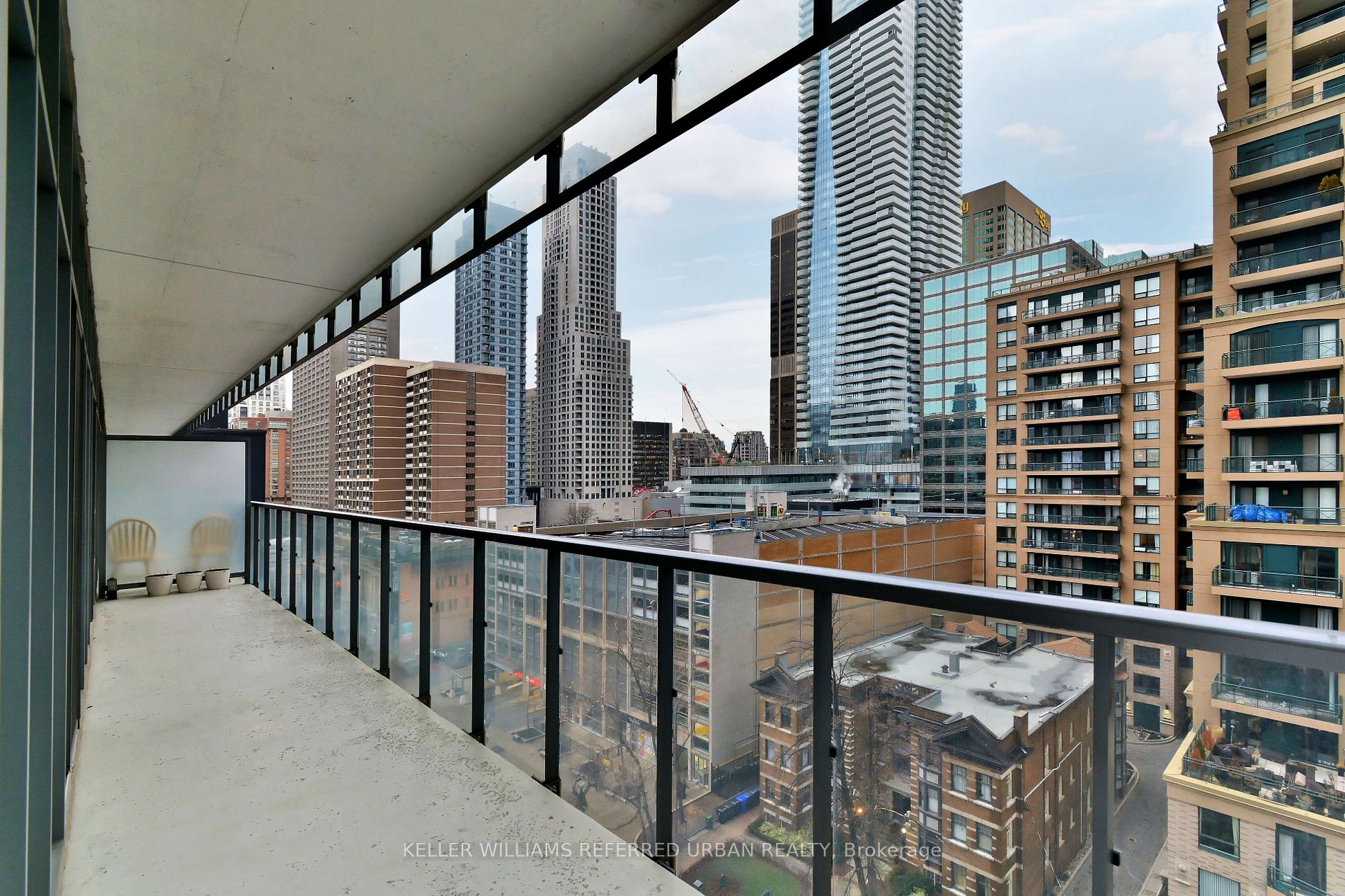 33 Charles Street E, #911
