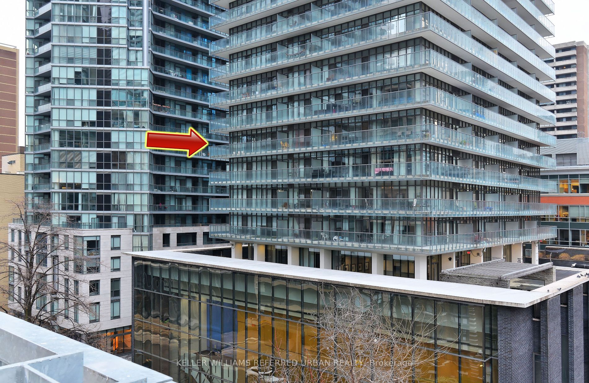 33 Charles Street E, #911