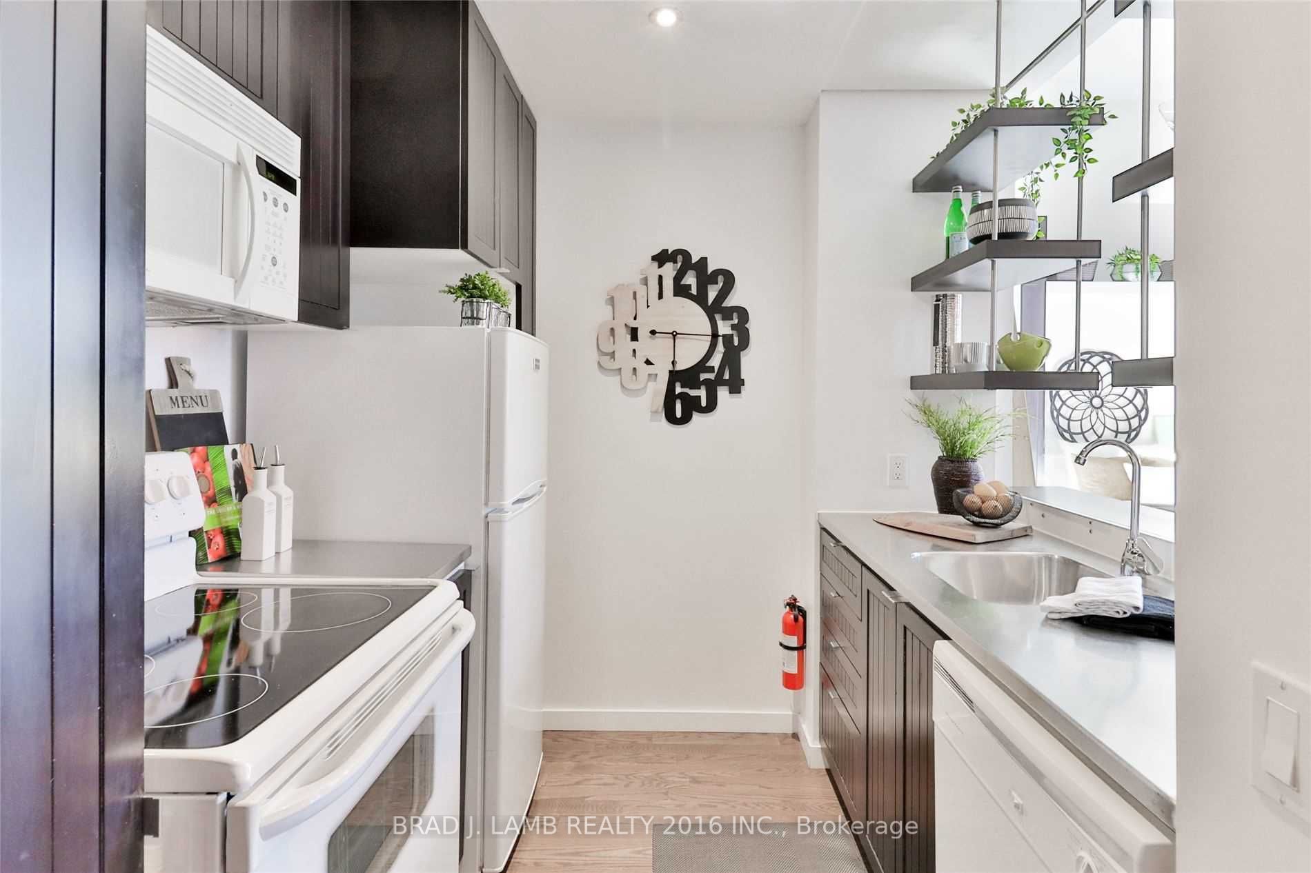 915 King Street W, #409