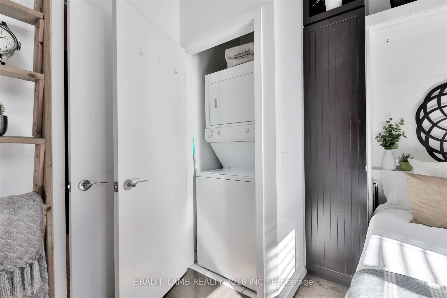 915 King Street W, #409