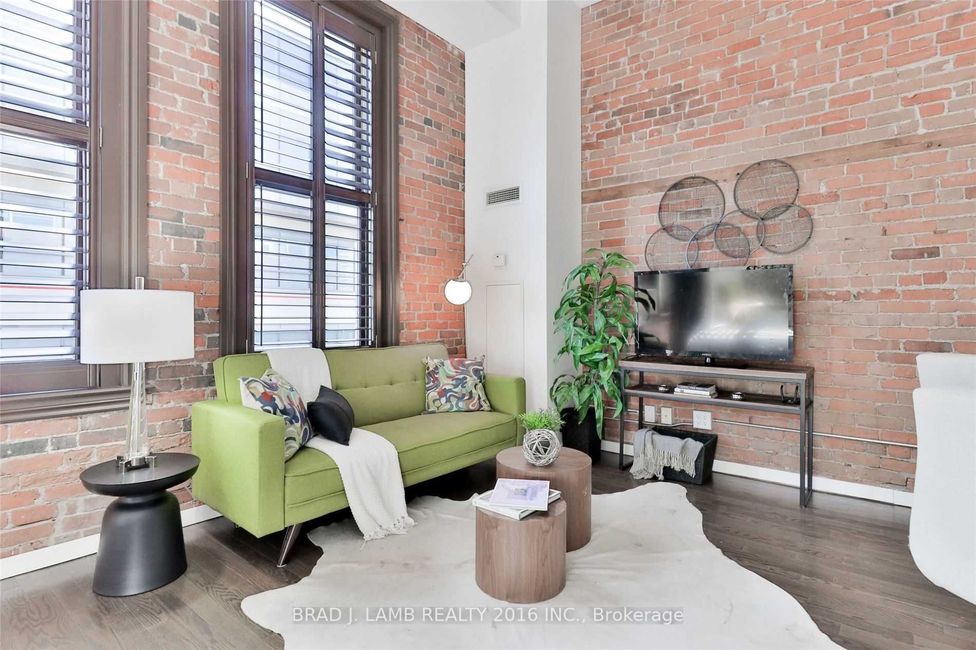 915 King Street W, #409