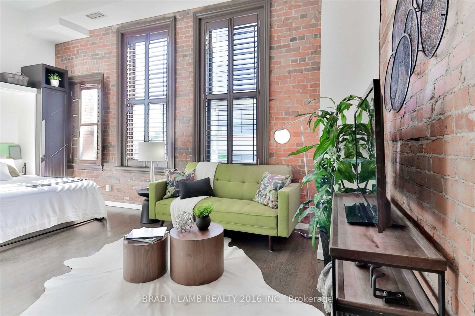 915 King Street W, #409