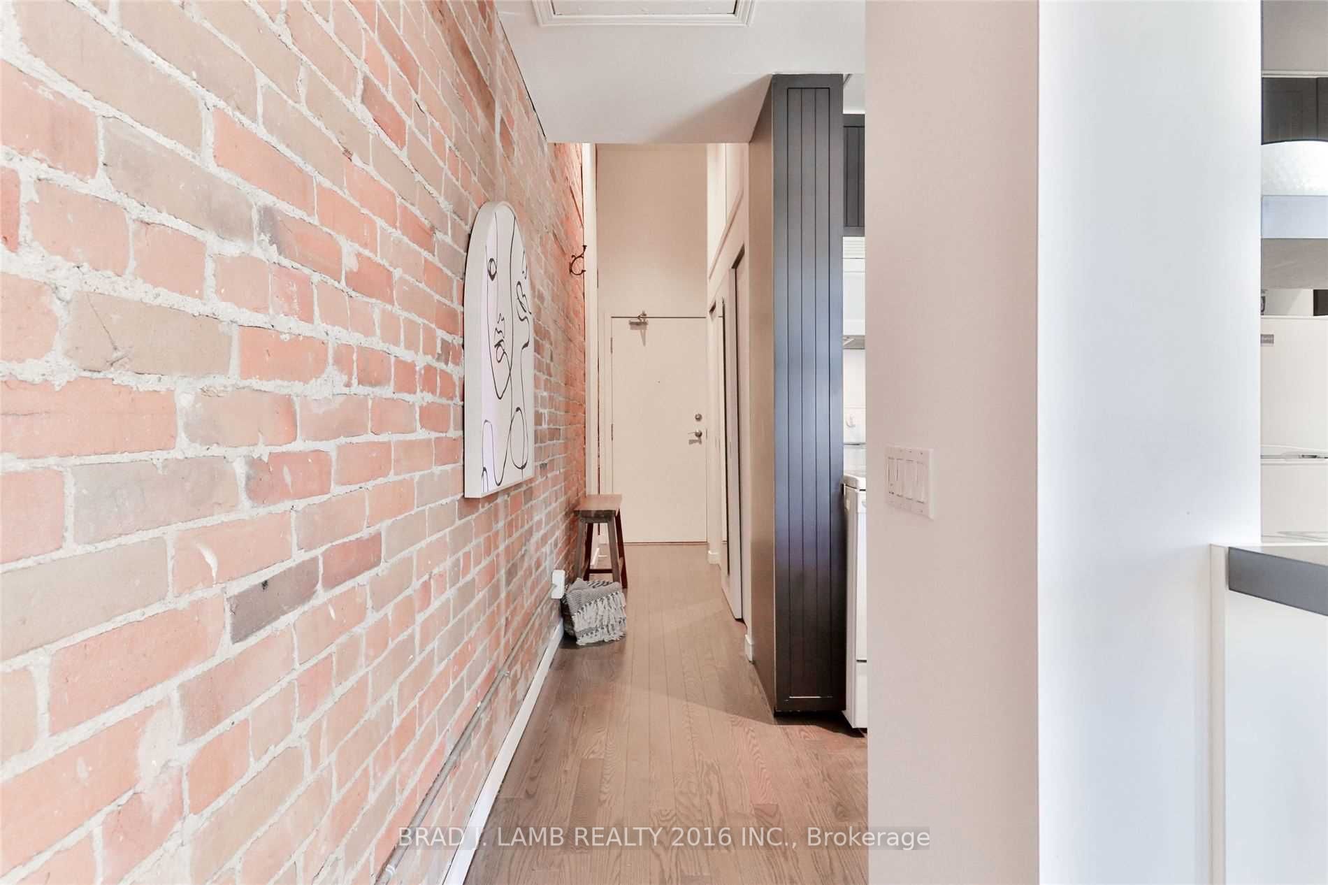 915 King Street W, #409