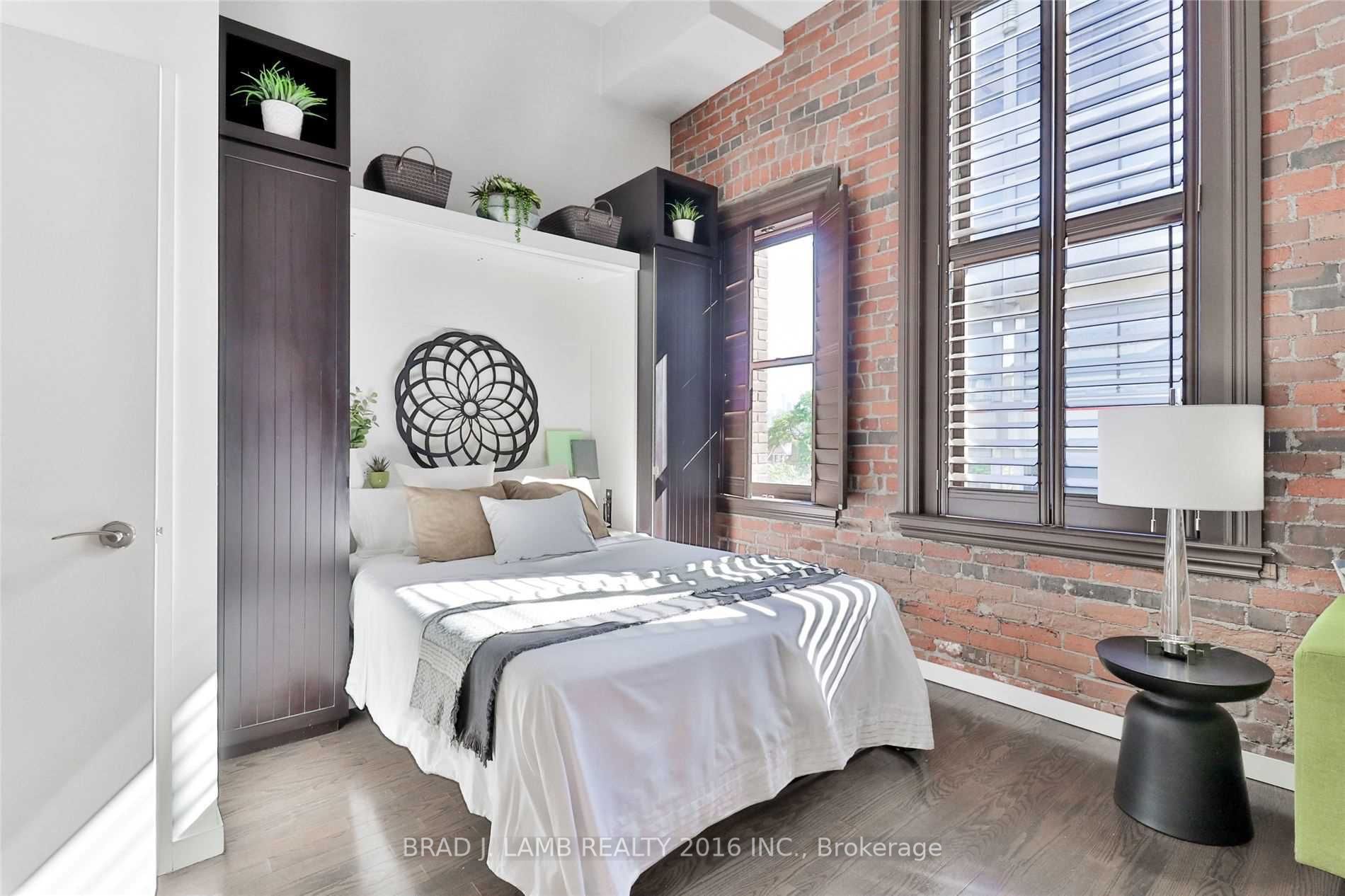 915 King Street W, #409
