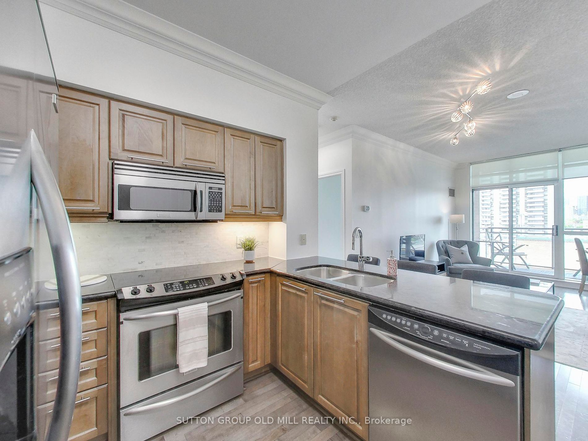 319 Merton Street, #1002
