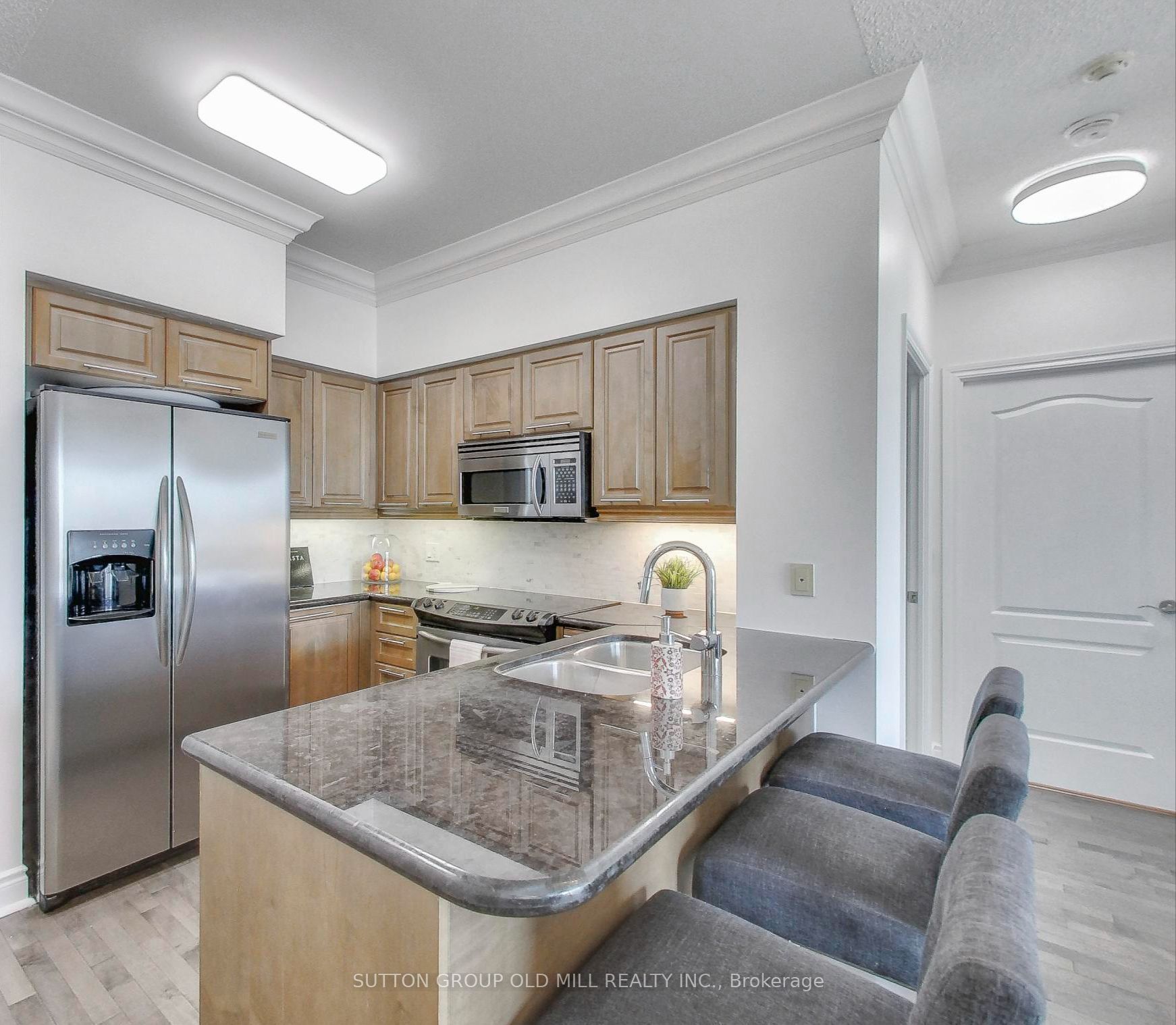 319 Merton Street, #1002