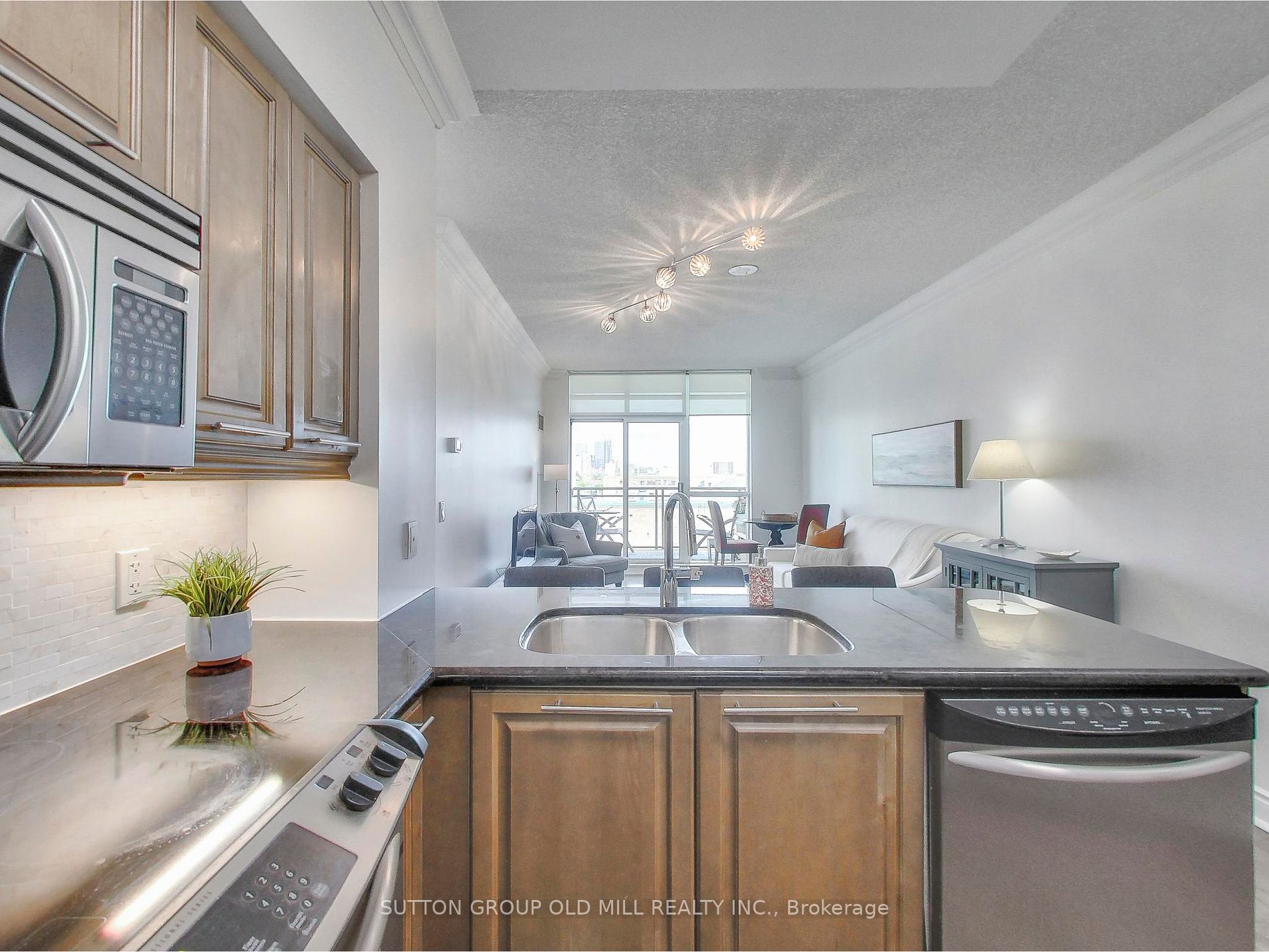 319 Merton Street, #1002