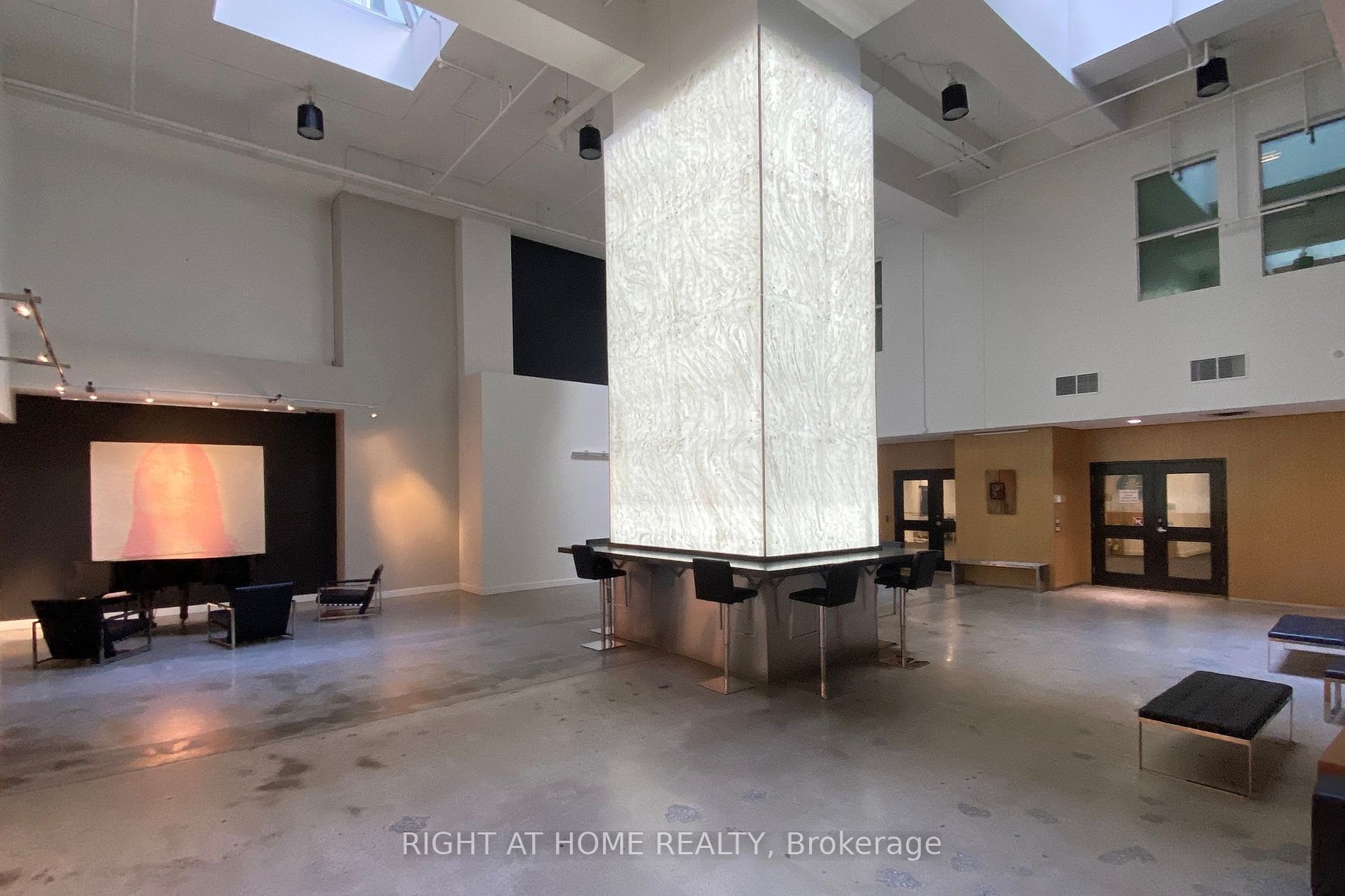 155 Dalhousie St, #718