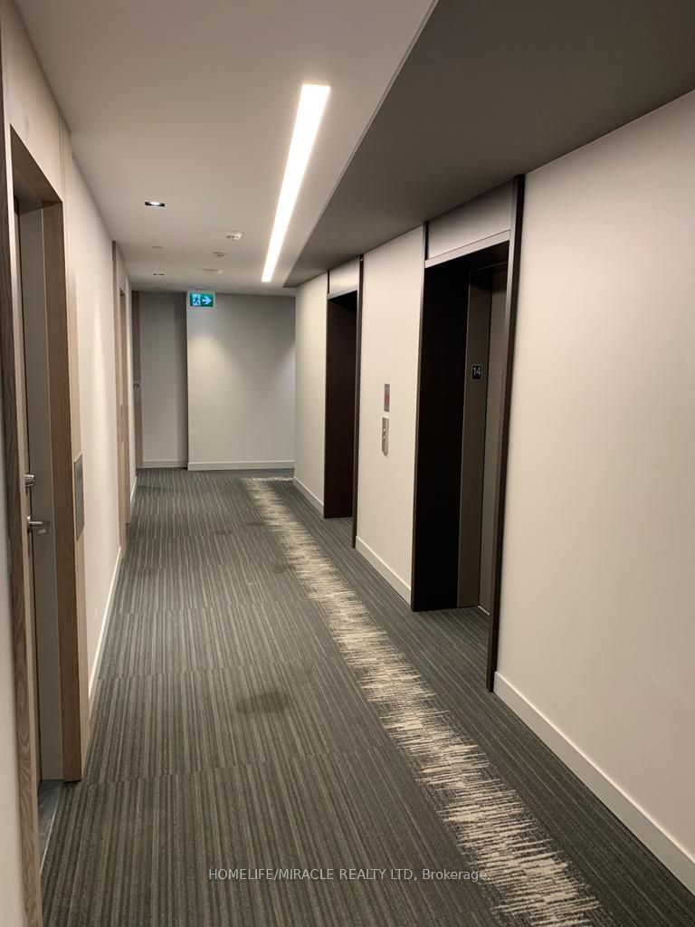 215 Queen St W, #1405