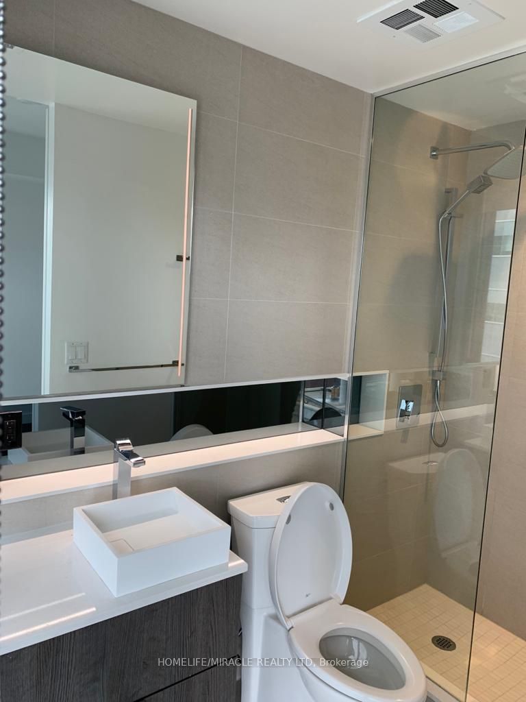 215 Queen St W, #1405
