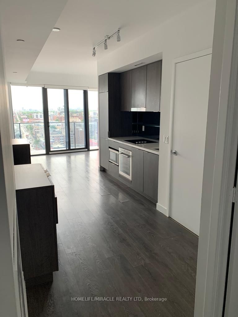 215 Queen St W, #1405