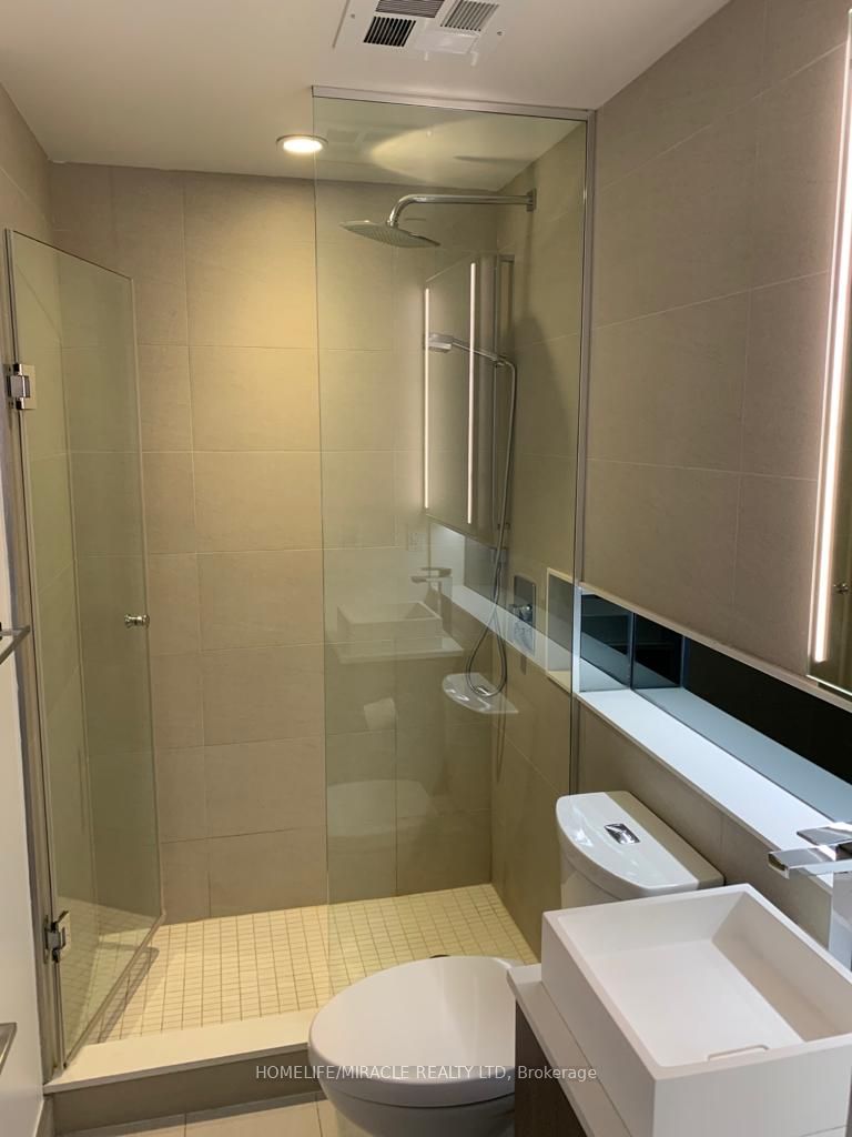 215 Queen St W, #1405