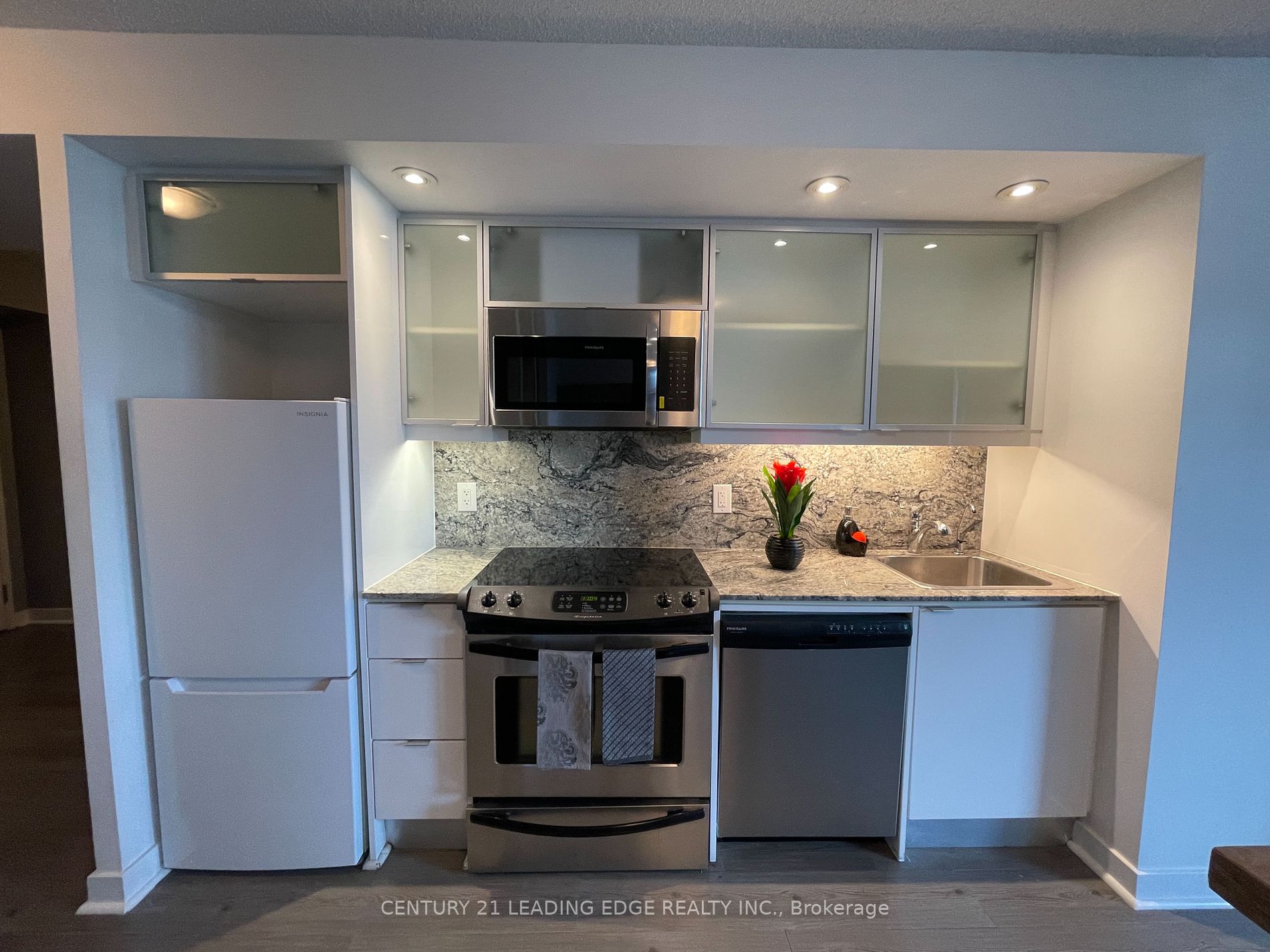 25 TELEGRAM Mews, #3211