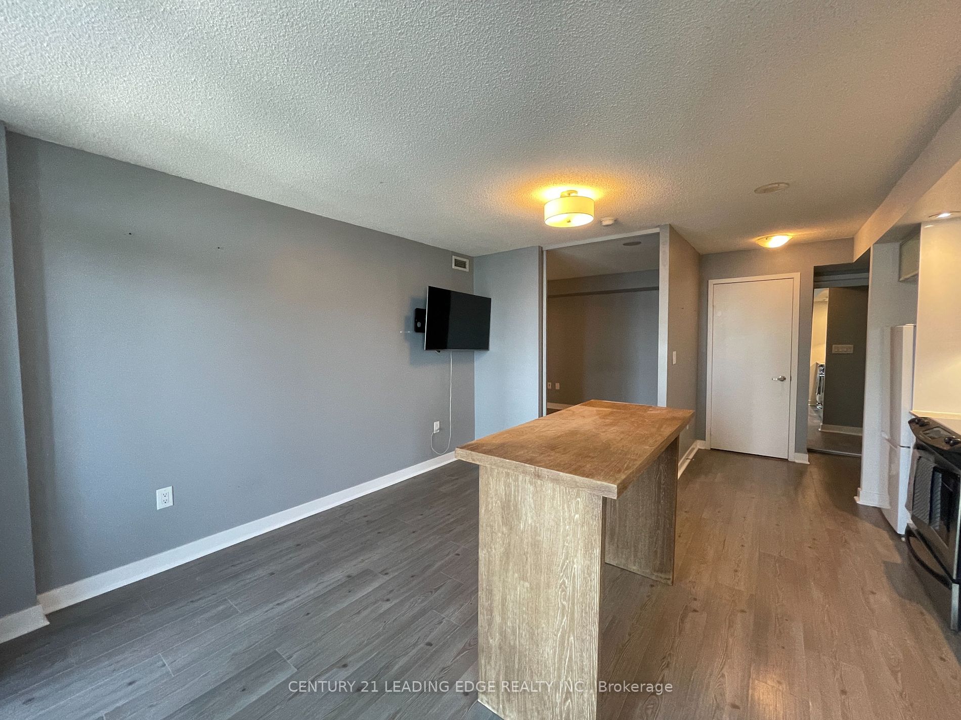 25 TELEGRAM Mews, #3211