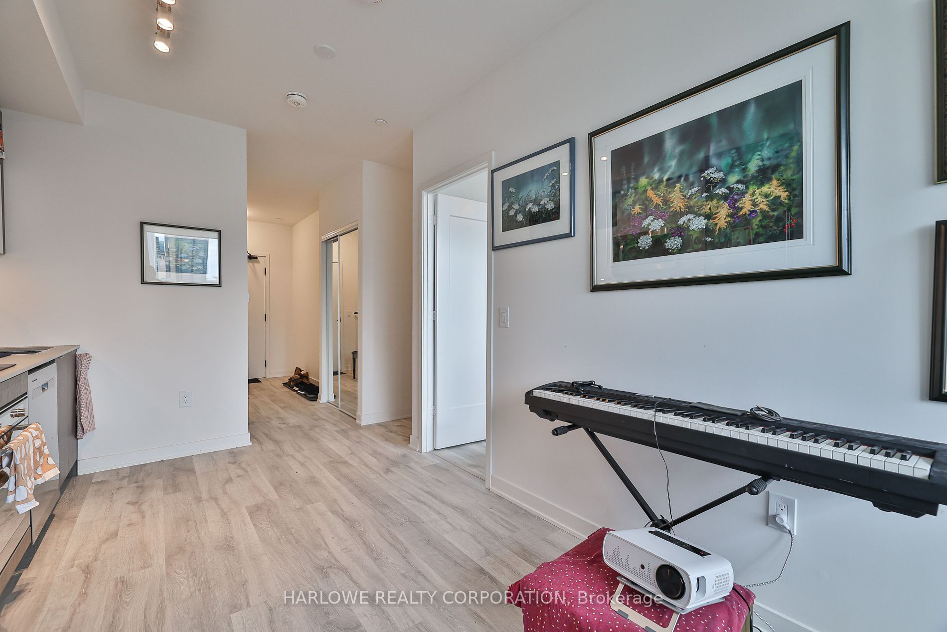 121 Lower Sherbourne St, #1056 SW