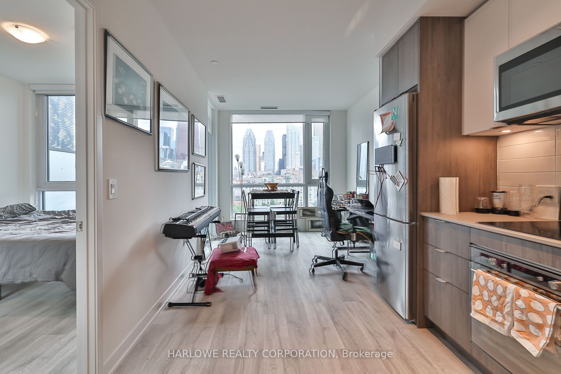 121 Lower Sherbourne St, #1056 SW