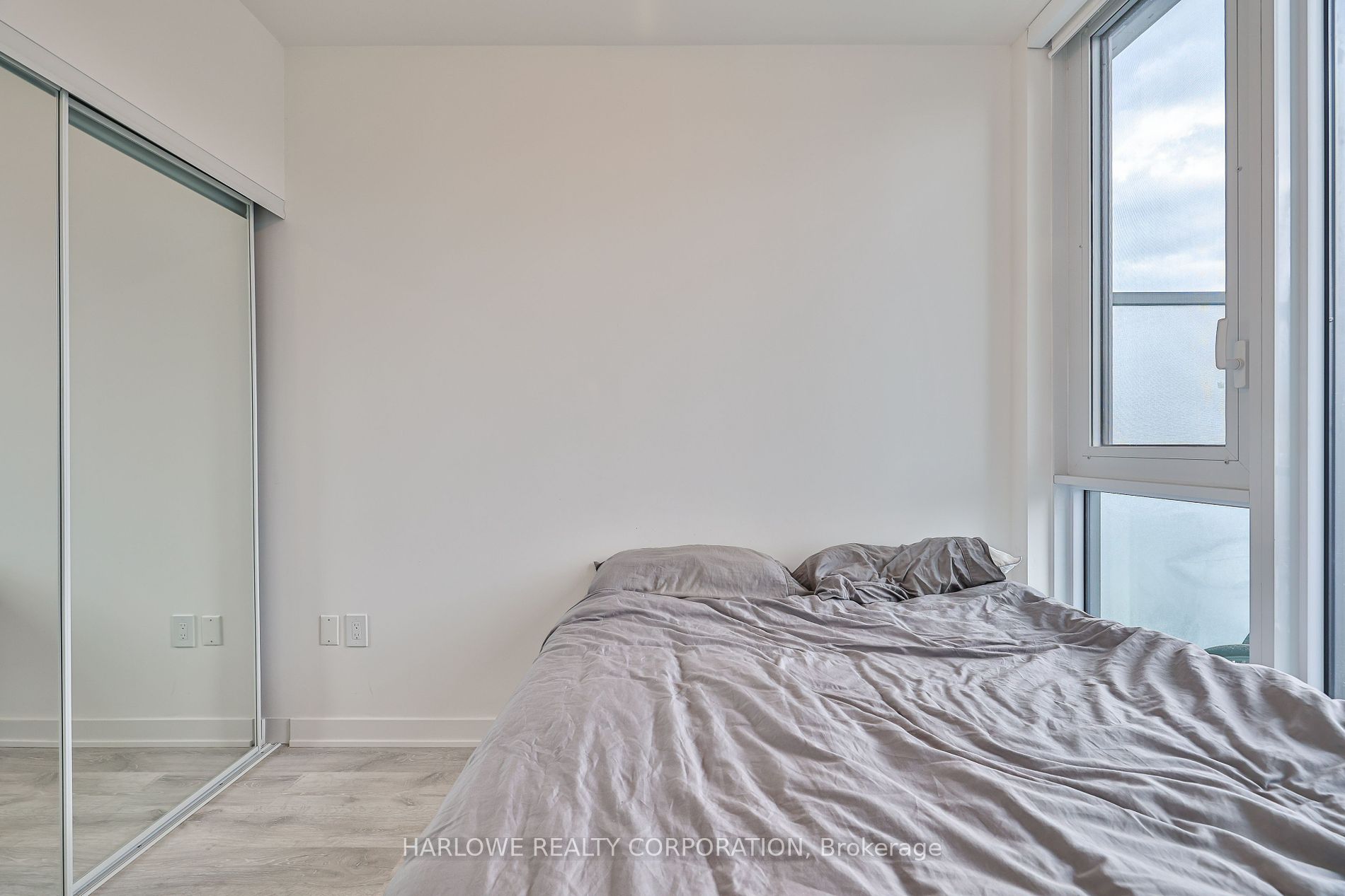 121 Lower Sherbourne St, #1056 SW