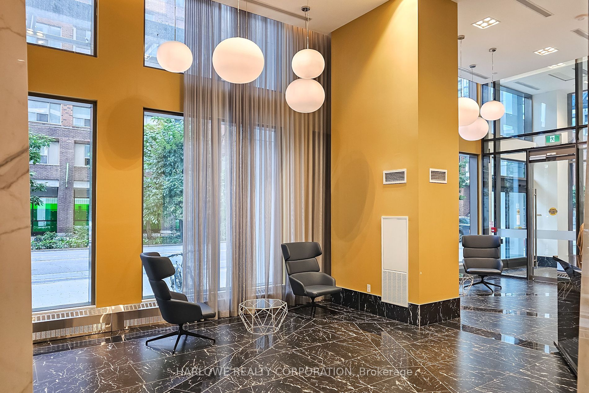 121 Lower Sherbourne St, #1056 SW