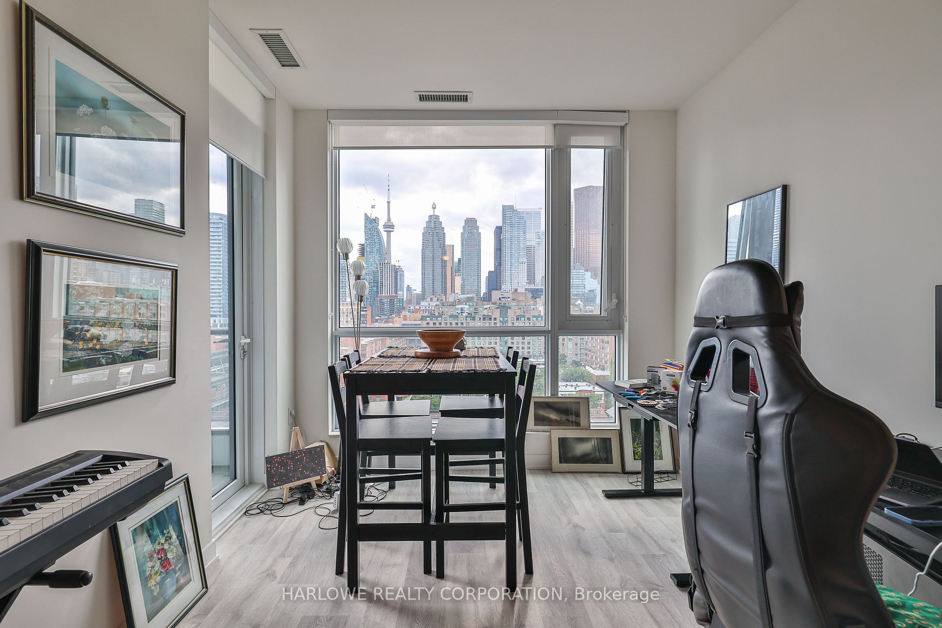 121 Lower Sherbourne St, #1056 SW