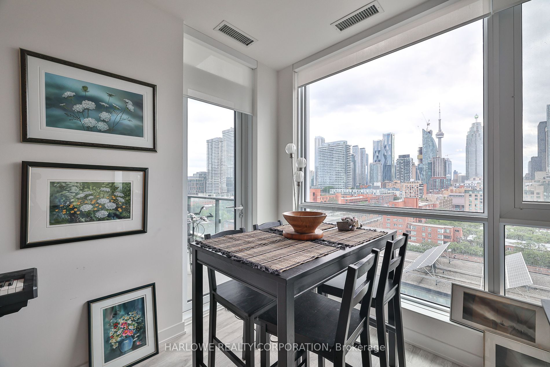 121 Lower Sherbourne St, #1056 SW