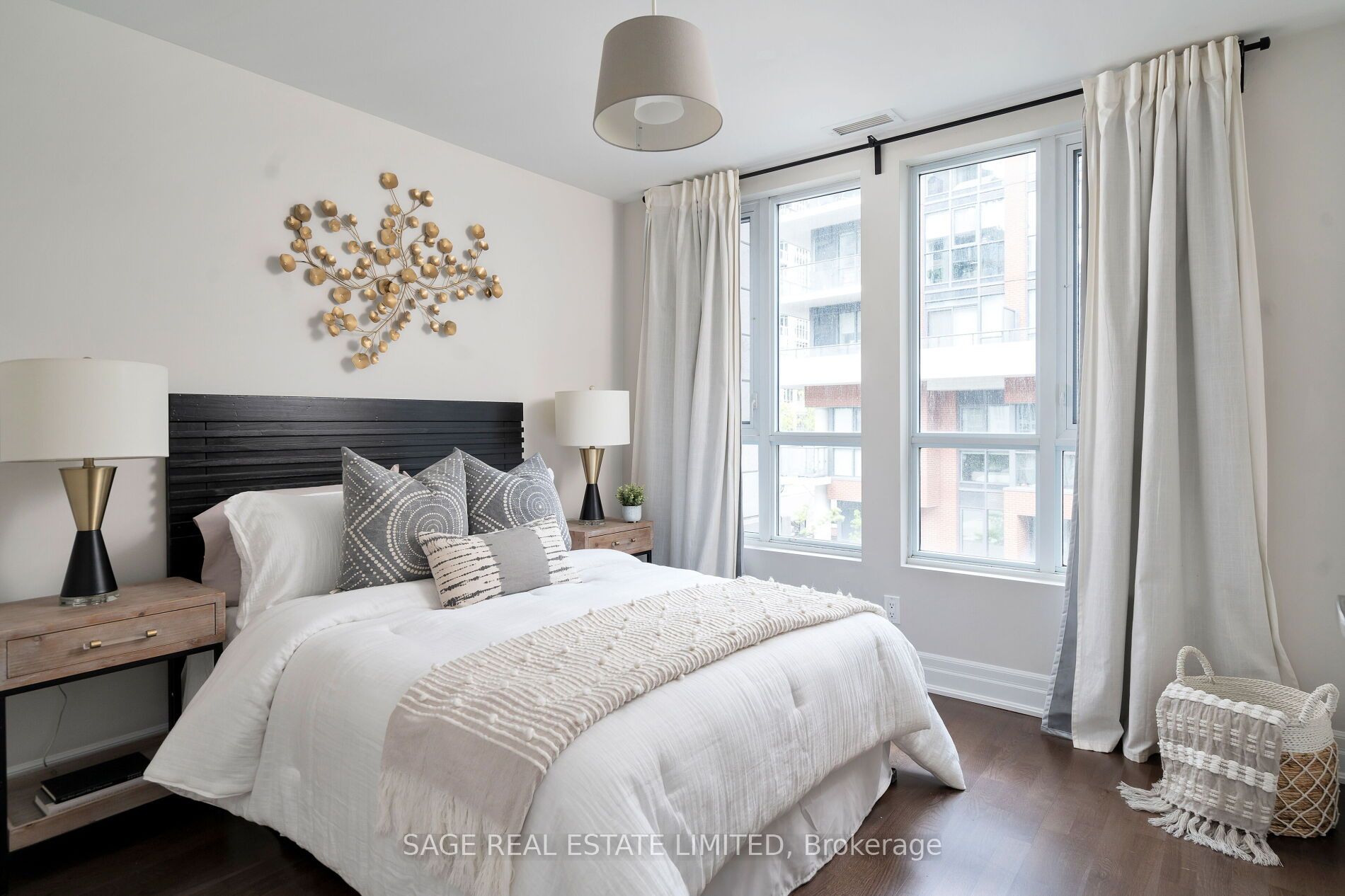 75 Sloping Sky Mews, #2