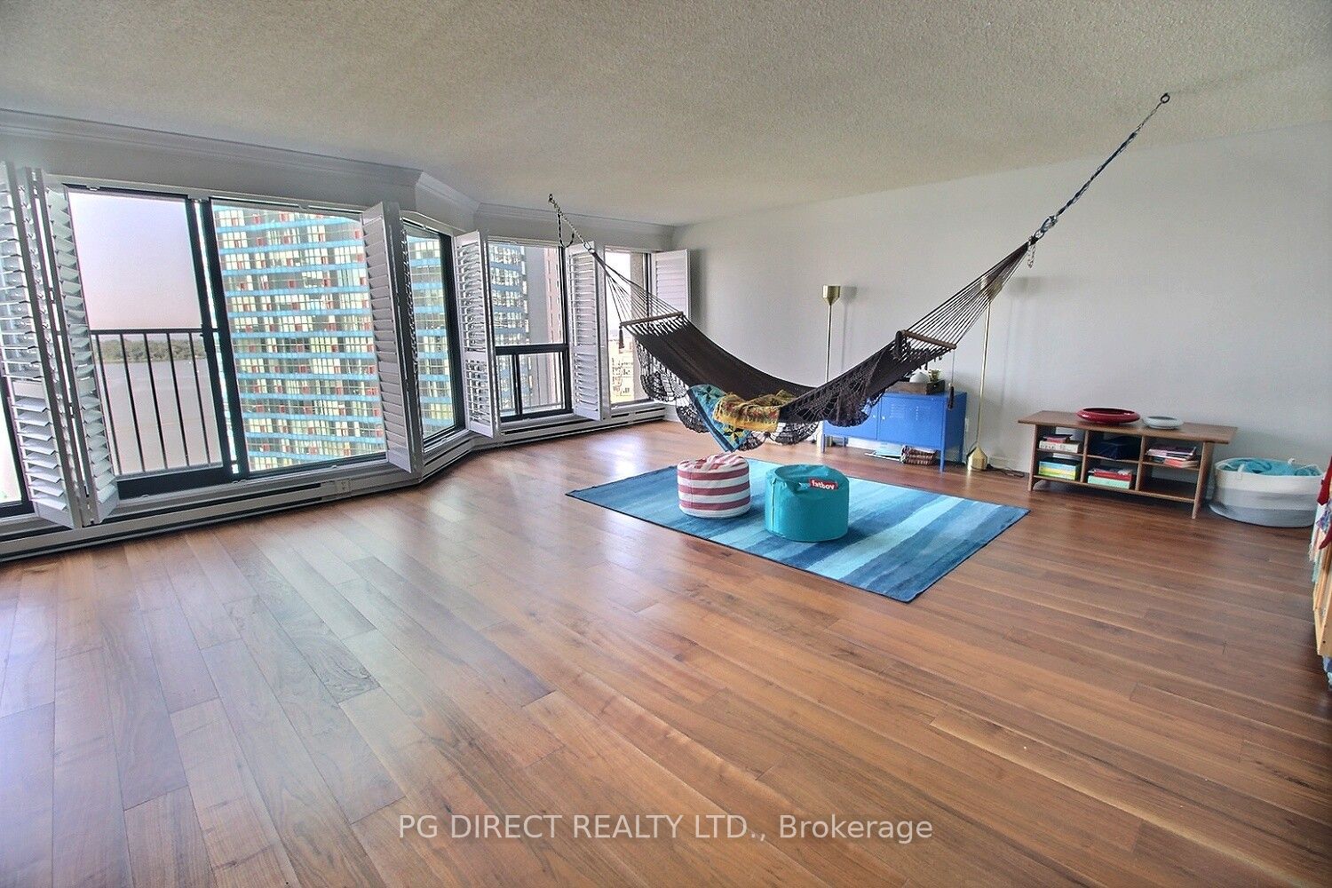 55 Harbour Sq, #1911