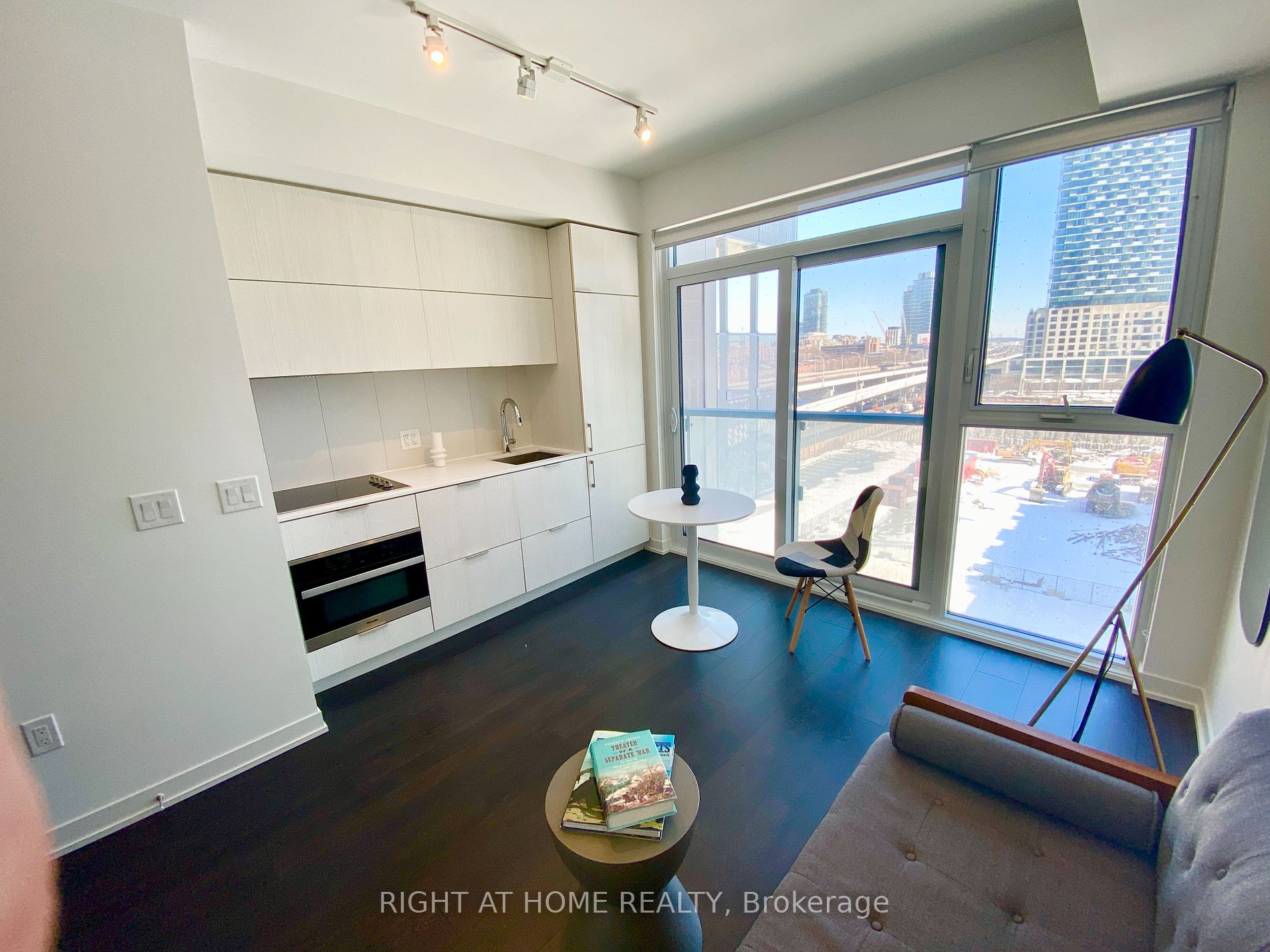 20 Richardson St, #405