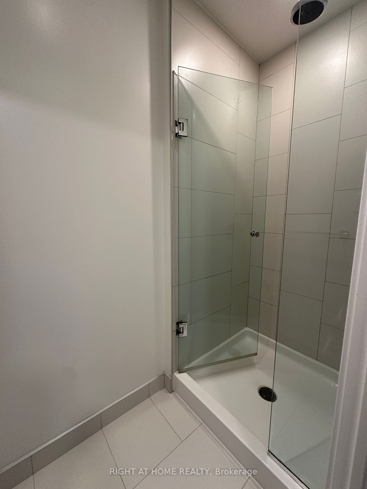 20 Richardson St, #405