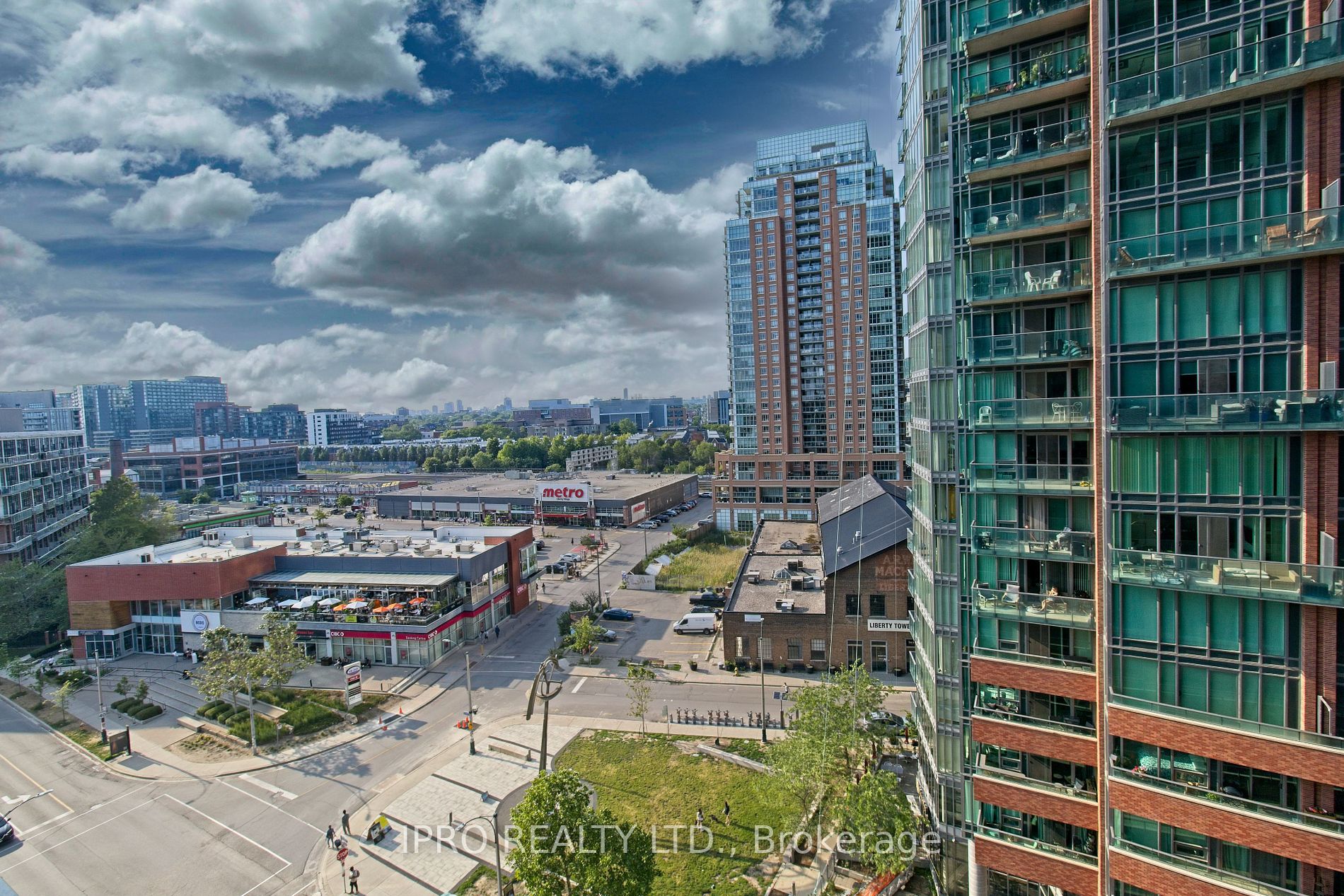 135 East Liberty St, #806