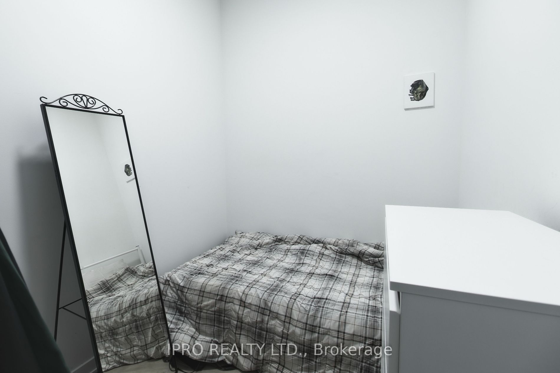 135 East Liberty St, #806