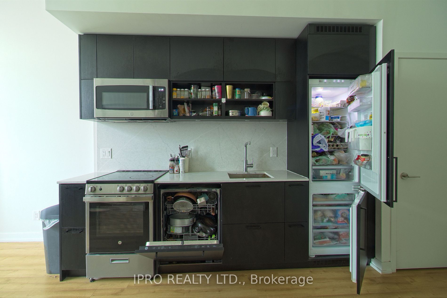 135 East Liberty St, #806