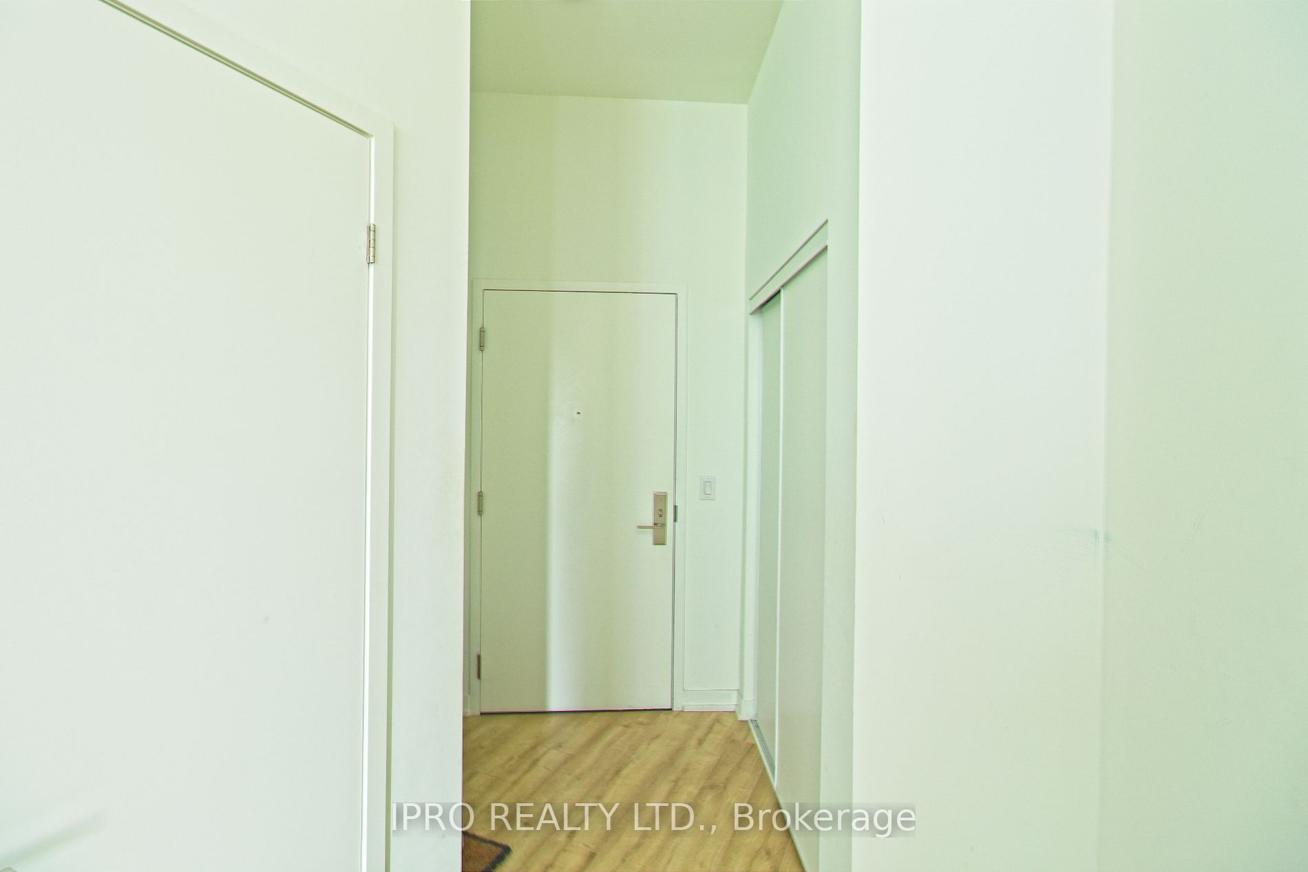 135 East Liberty St, #806