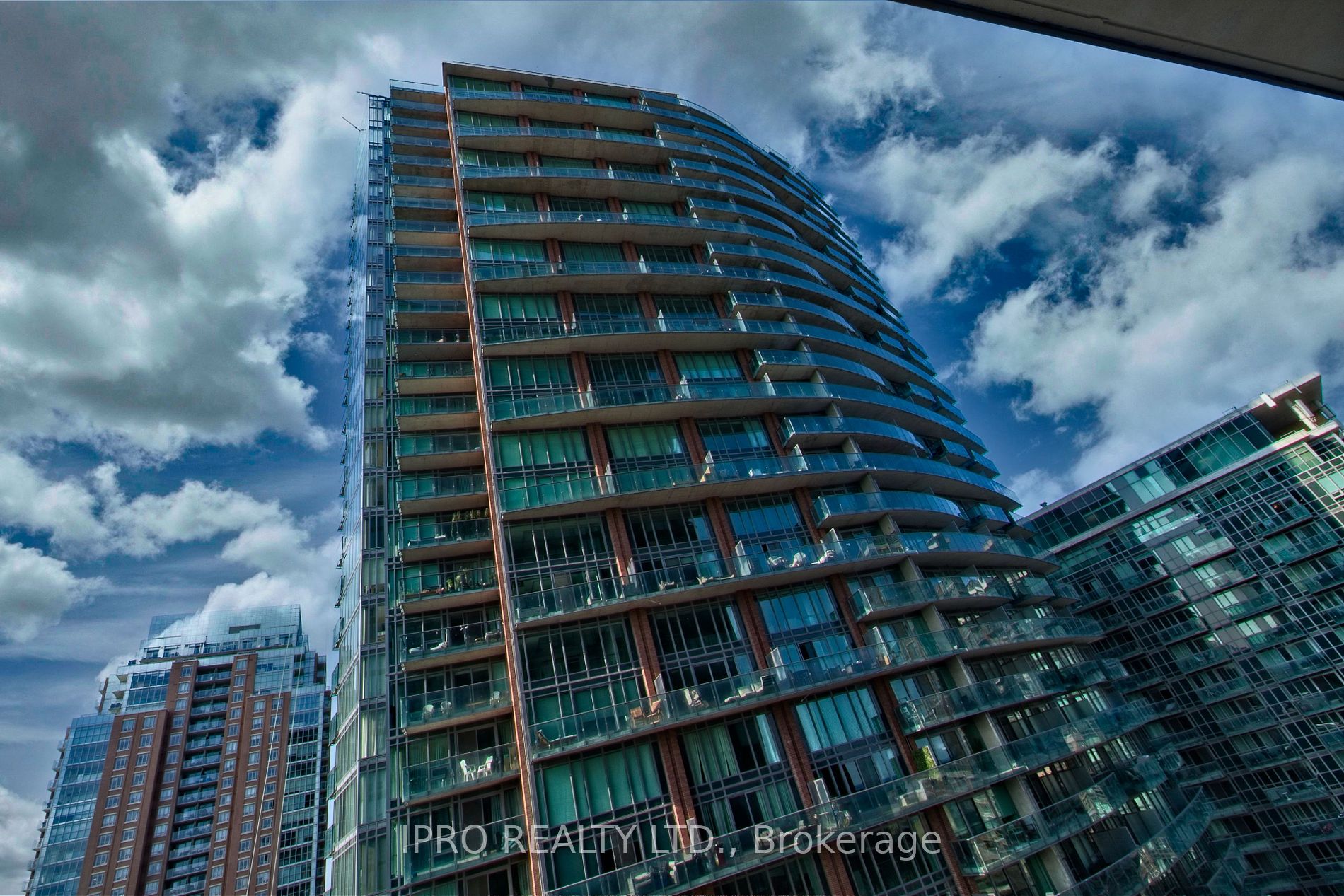 135 East Liberty St, #806