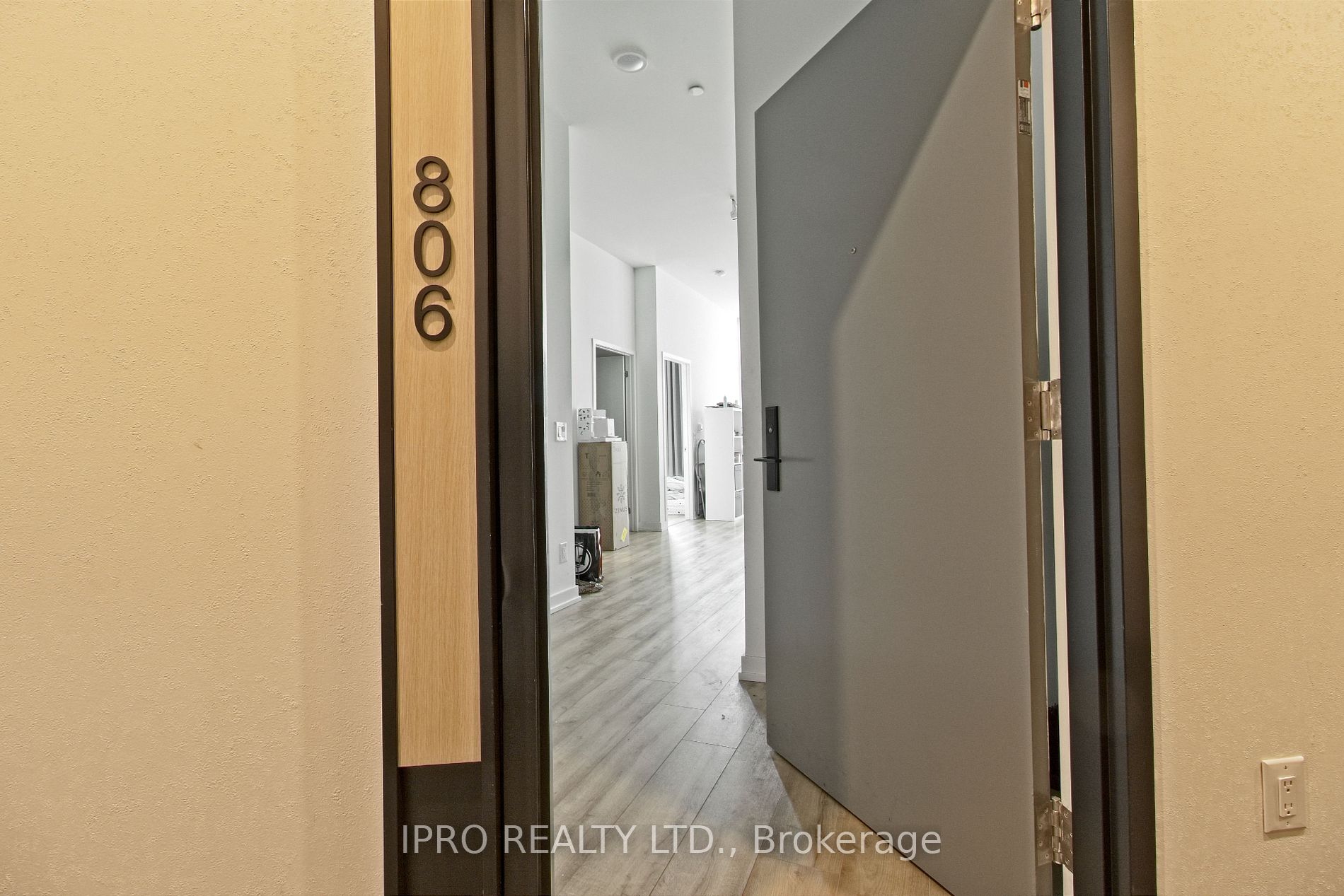 135 East Liberty St, #806
