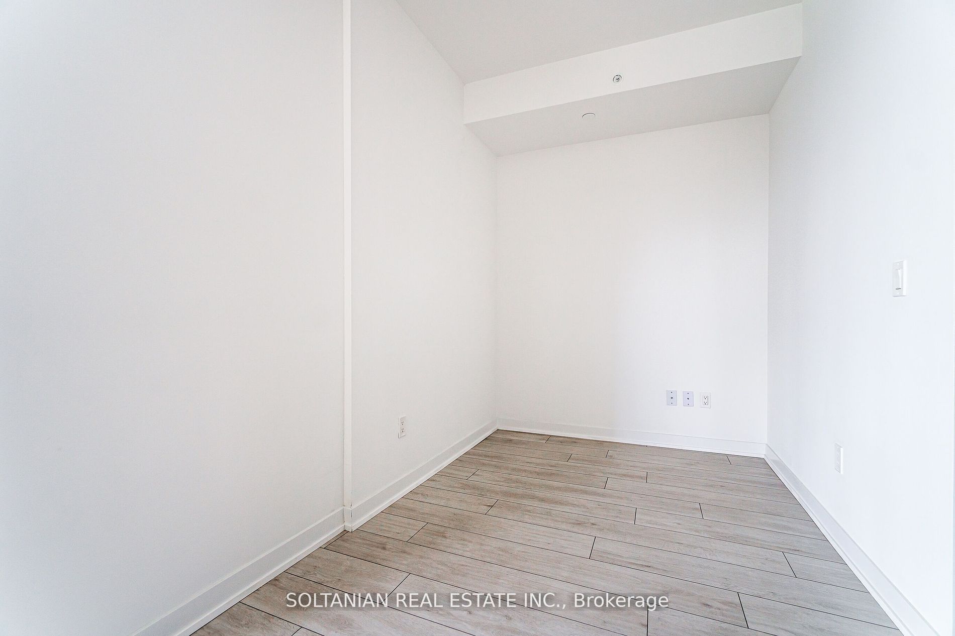 31 Tippett Rd, #728
