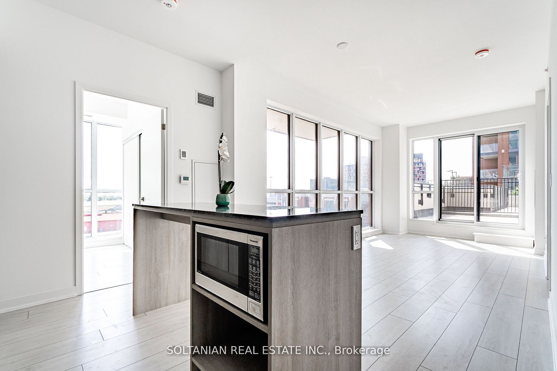 31 Tippett Rd, #728