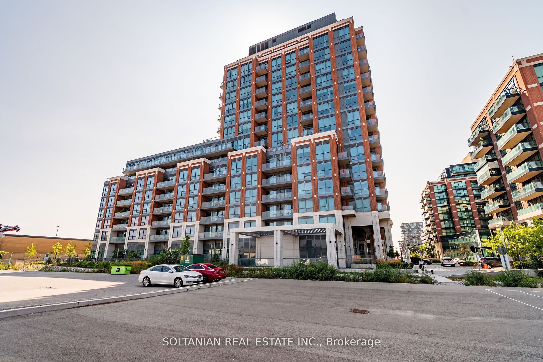 31 Tippett Rd, #728