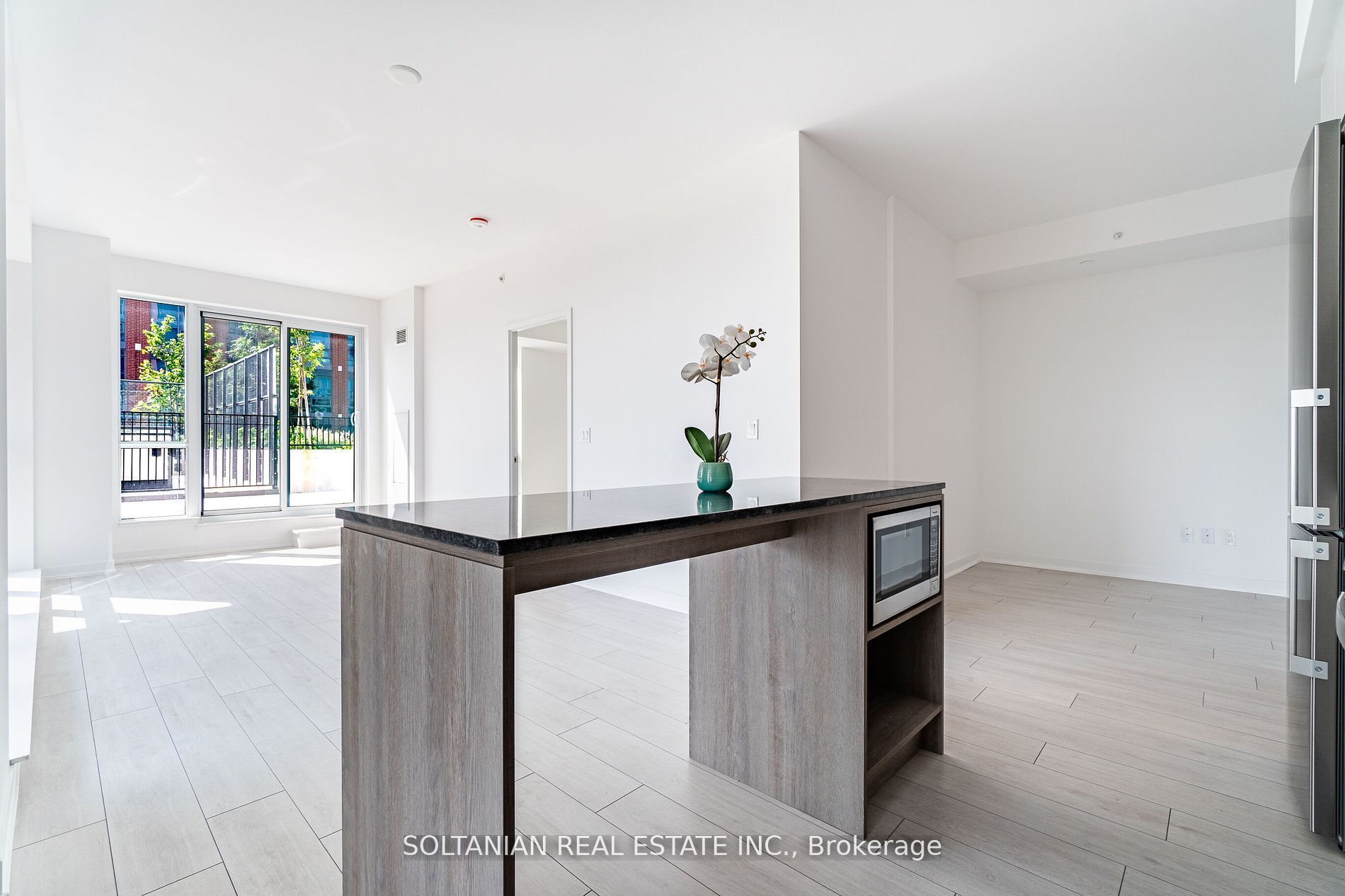 31 Tippett Rd, #728