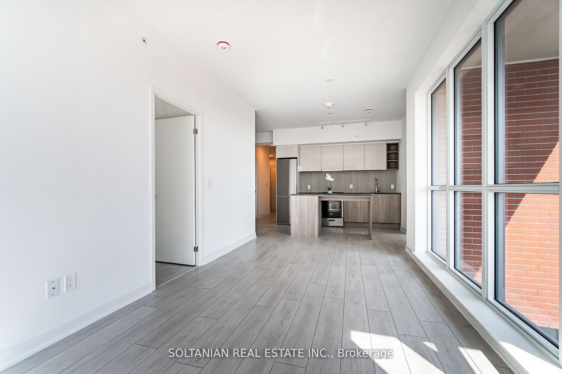 31 Tippett Rd, #728